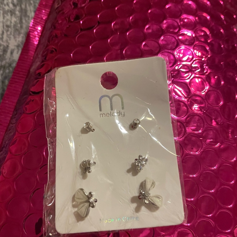 earrings 15 each or bundle 25